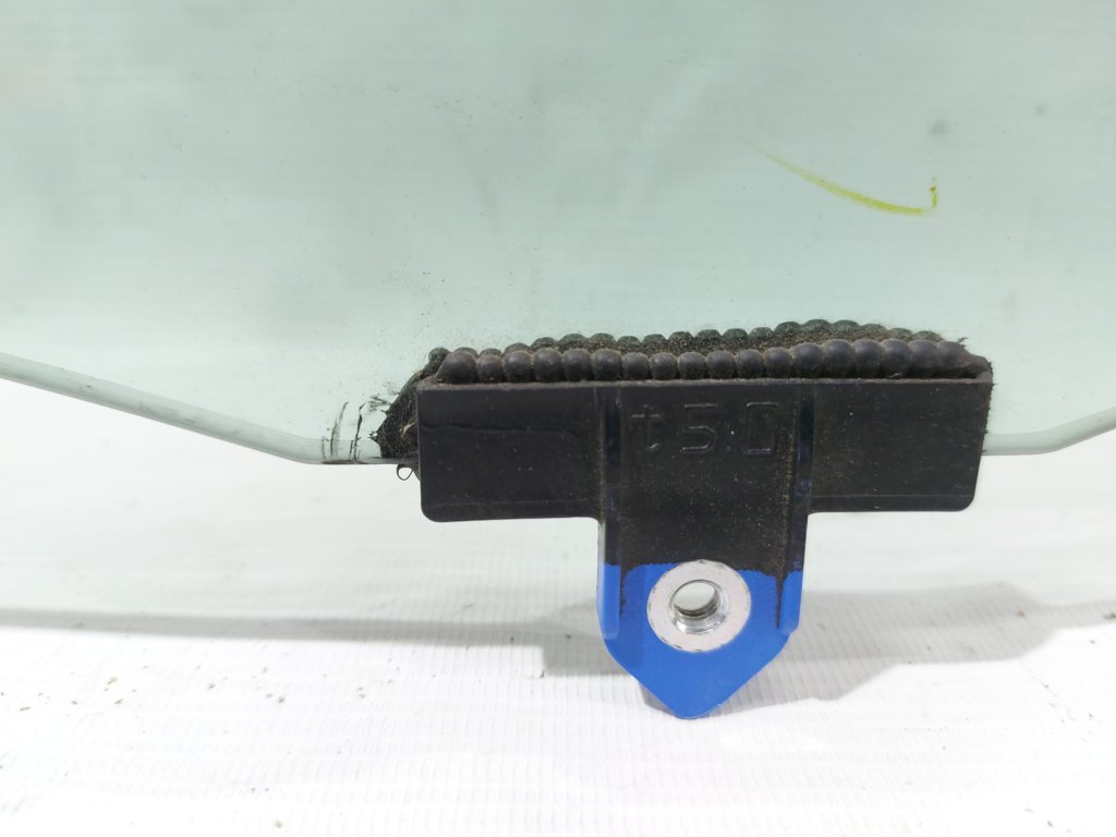 Camry Скло дверей передньої правої Toyota Camry 2015-2017 6810106300 Toyota Camry 8