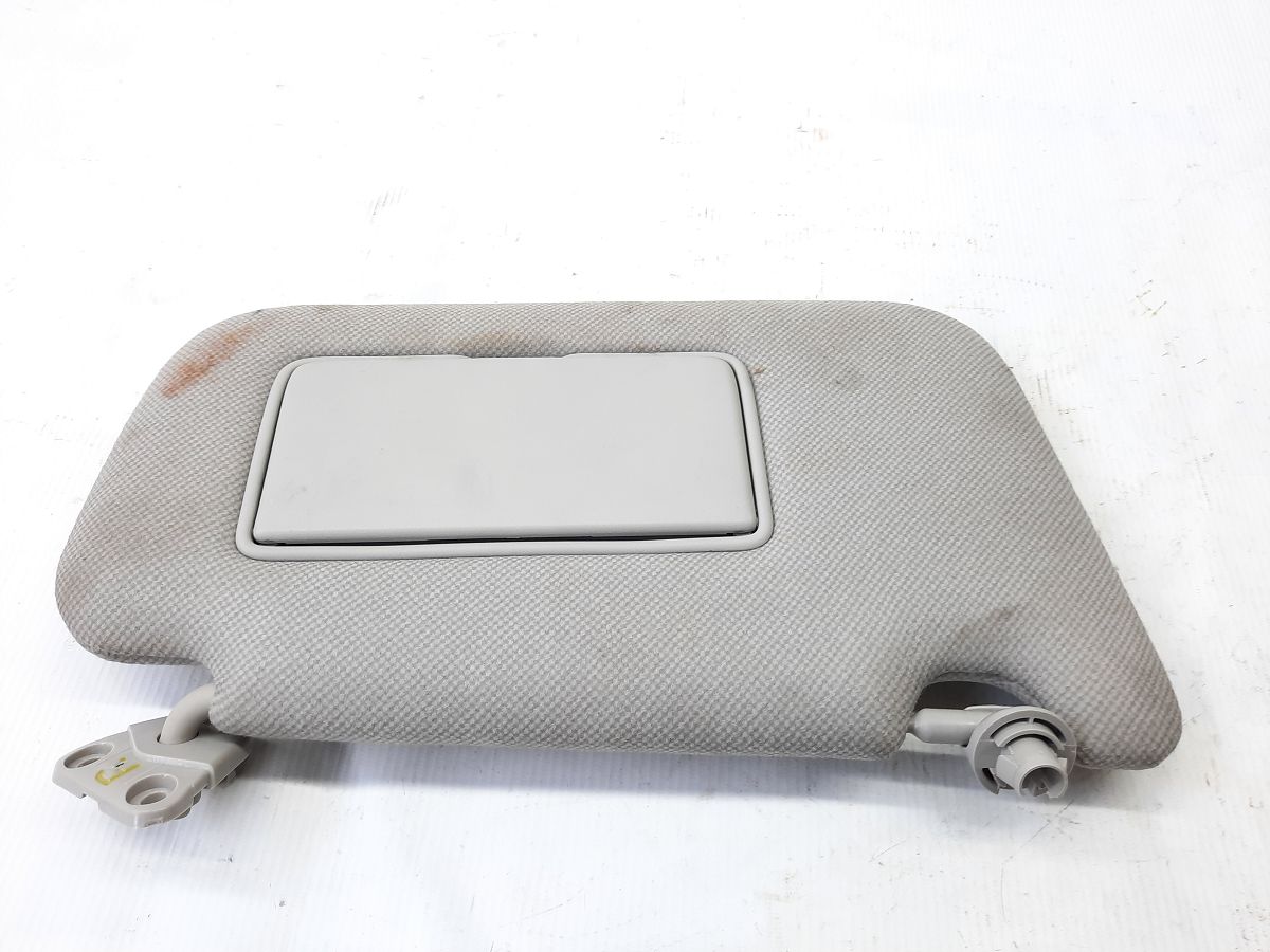 Sentra. Козирок сонцезахисний правий Nissan Sentra 2013-2017 964003SG7A Nissan Sentra