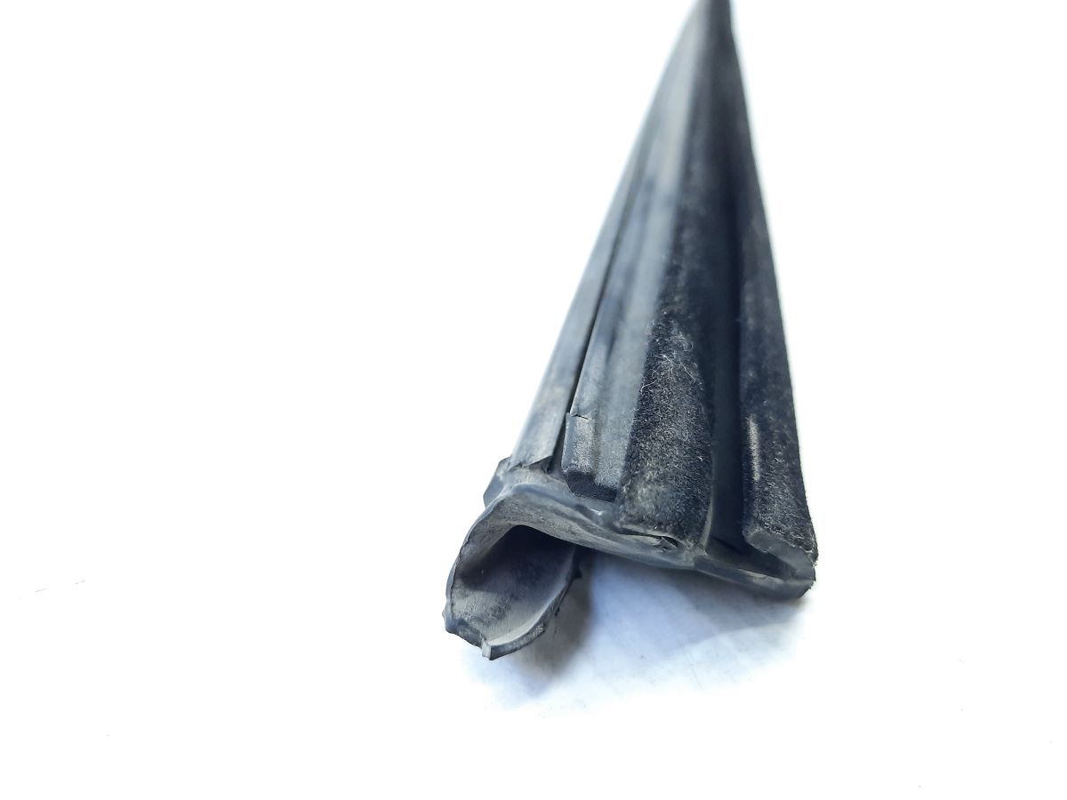 Passat s Ущільнювач скла внутрішні двері передньої правої нижній Volkswagen Passat S 2012-2020 561837480B5AP Volkswagen Passat S 8