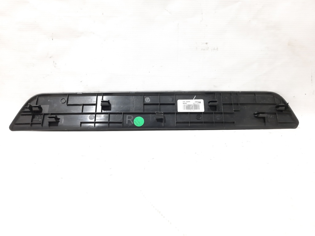 Forte Обшивка порога переднього правого (декор) Kia Forte 2017-2018 85883B0000WK Kia Forte 4