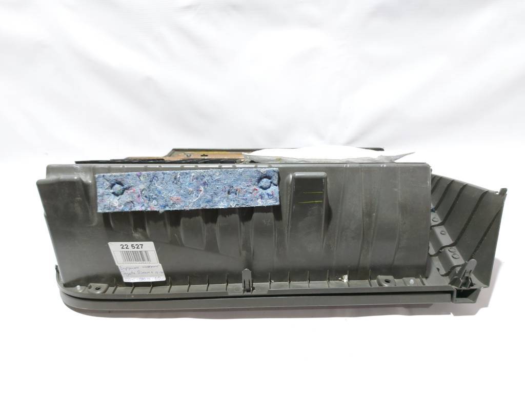 Sienna Бардачок нижний Toyota SIENNA 2015-2020 5504508030B0 Toyota SIENNA 4
