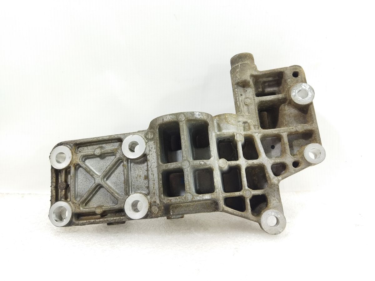 Patriot Кронштейн генератора Jeep Patriot 2011-2017 04891592AA Jeep Patriot 2