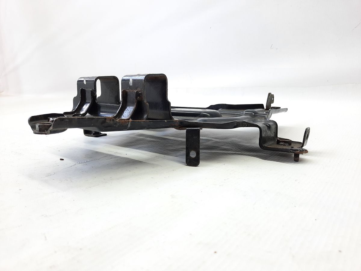 Sentra Кронштейн подіуму АКБ Nissan Sentra 2013-2019 648603SG0A Nissan Sentra 3