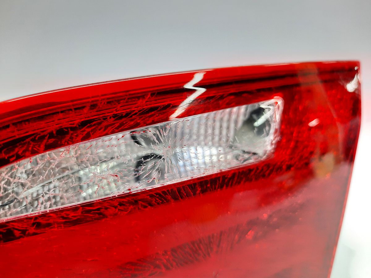 Товари з дефектами Ліхтар кришки багажника правий BMW 5 series 2011-2013 63217203226 BMW 5 series 4 Товари з дефектами Ліхтар кришки багажника правий BMW 5 series 2011-2013 63217203226 BMW 5 series 4