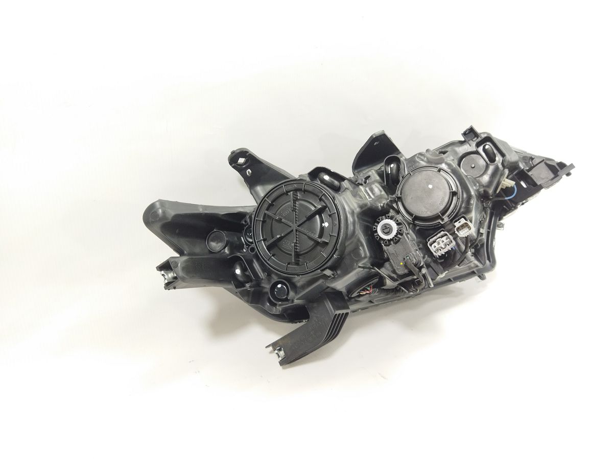 Фары головного света Фара передняя левая (LED) Mitsubishi Outlander 2016-2018 8301C863 Mitsubishi Outlander 7