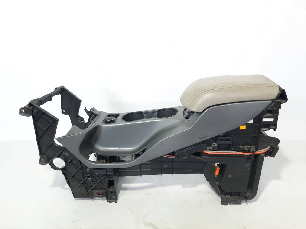 C-max Центральная консоль Ford C-Max 2016-2018 CJ5Z78045B30A Ford C-Max 1