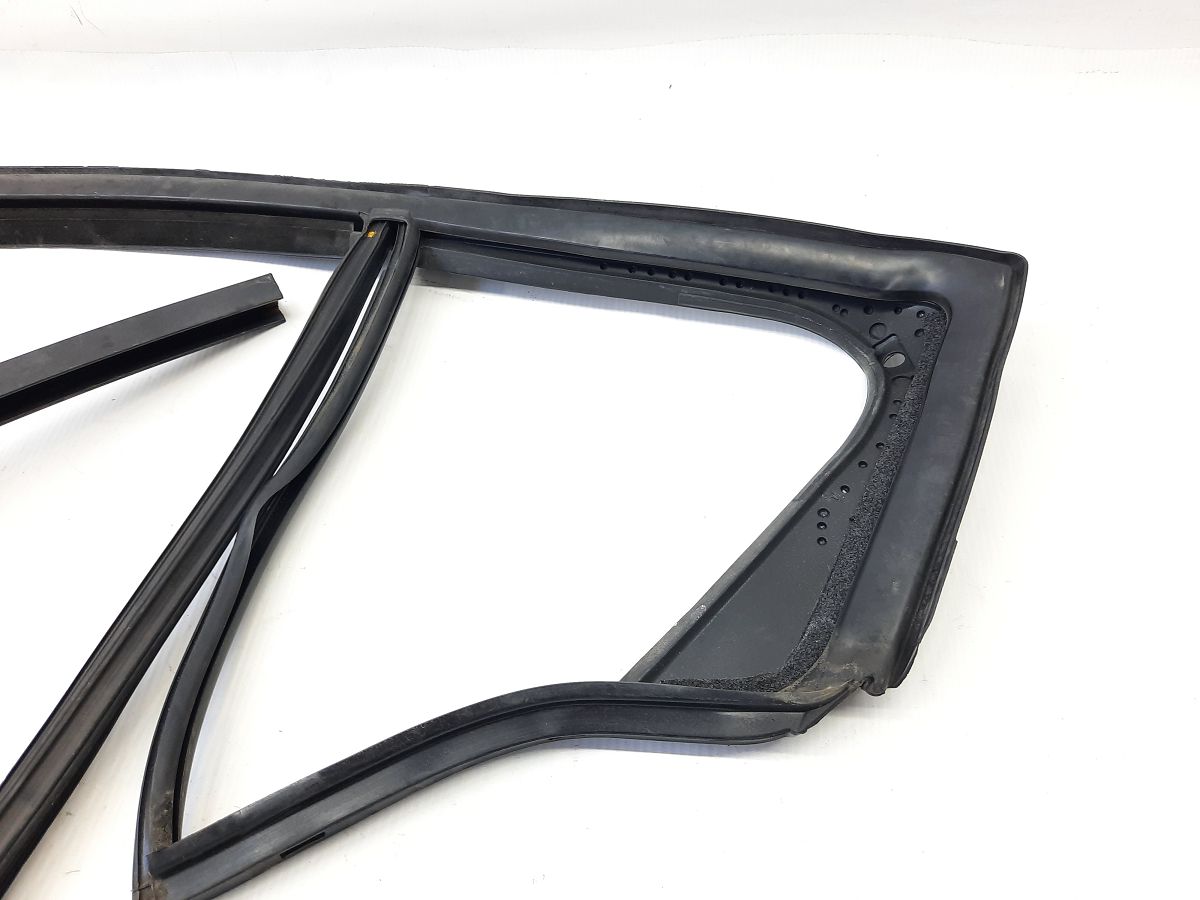 Cruze Направляющая стекла двери задней левой Chevrolet Cruze 2012-2013 13468943 Chevrolet Cruze 2