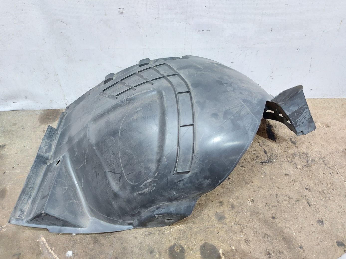 Volt Підкрилок передній лівий ззаду Chevrolet Volt 2011-2015 23183349 Chevrolet Volt 5