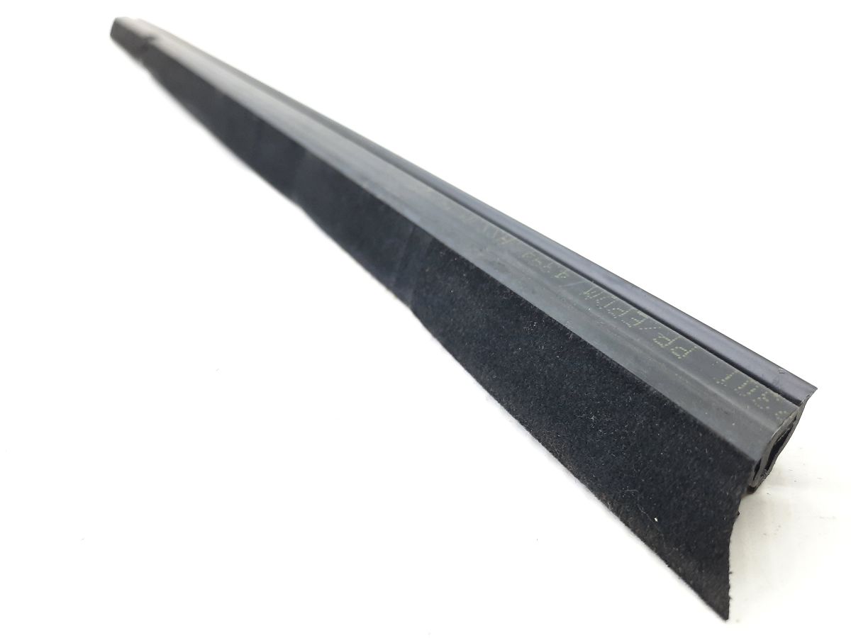 Patriot Уплотнительная резинка стекла двери задней левой внутренняя Jeep Patriot 2007-2017 5067751AB Jeep Patriot 5