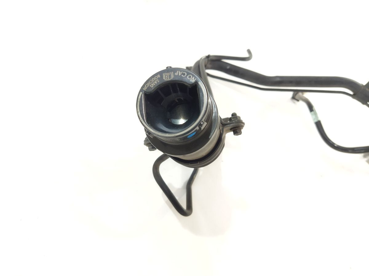 Fiesta Заливная горловина топливного бака Ford Fiesta 2011-2019 AE8Z9034G Ford Fiesta 2