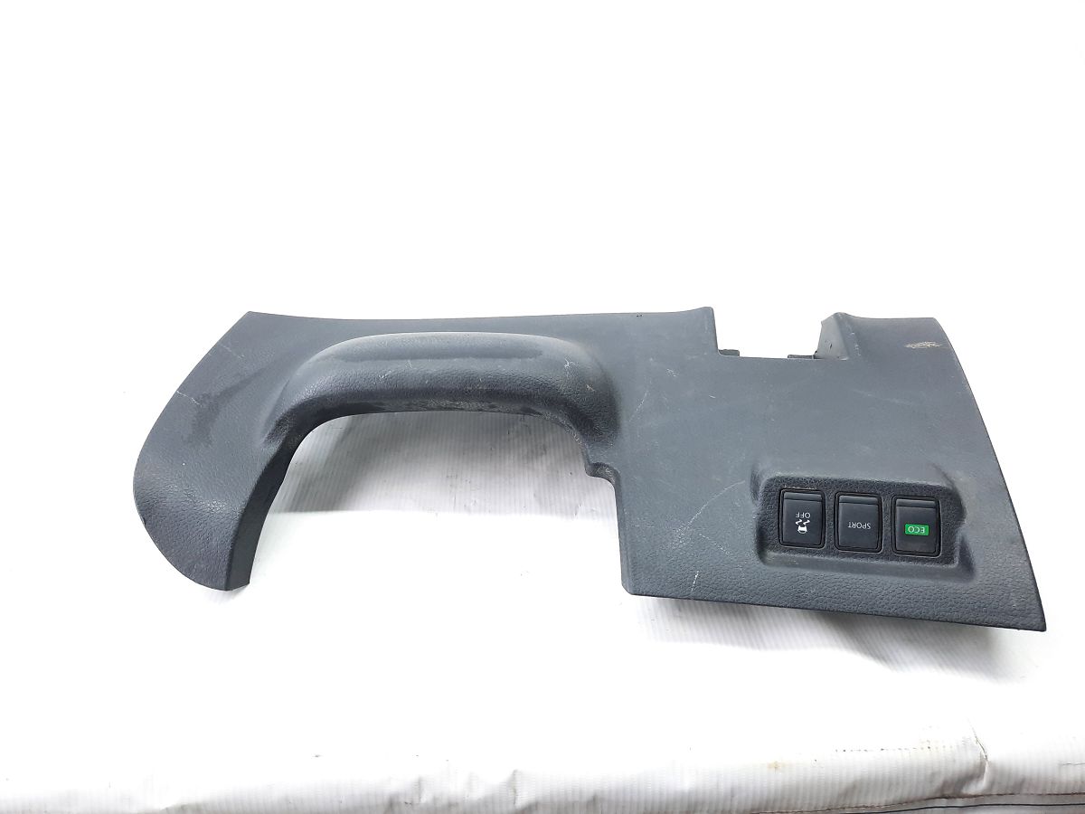 Sentra. Накладка торпеди нижня ліва Nissan Sentra 2013-2017 689623SG0A Nissan Sentra