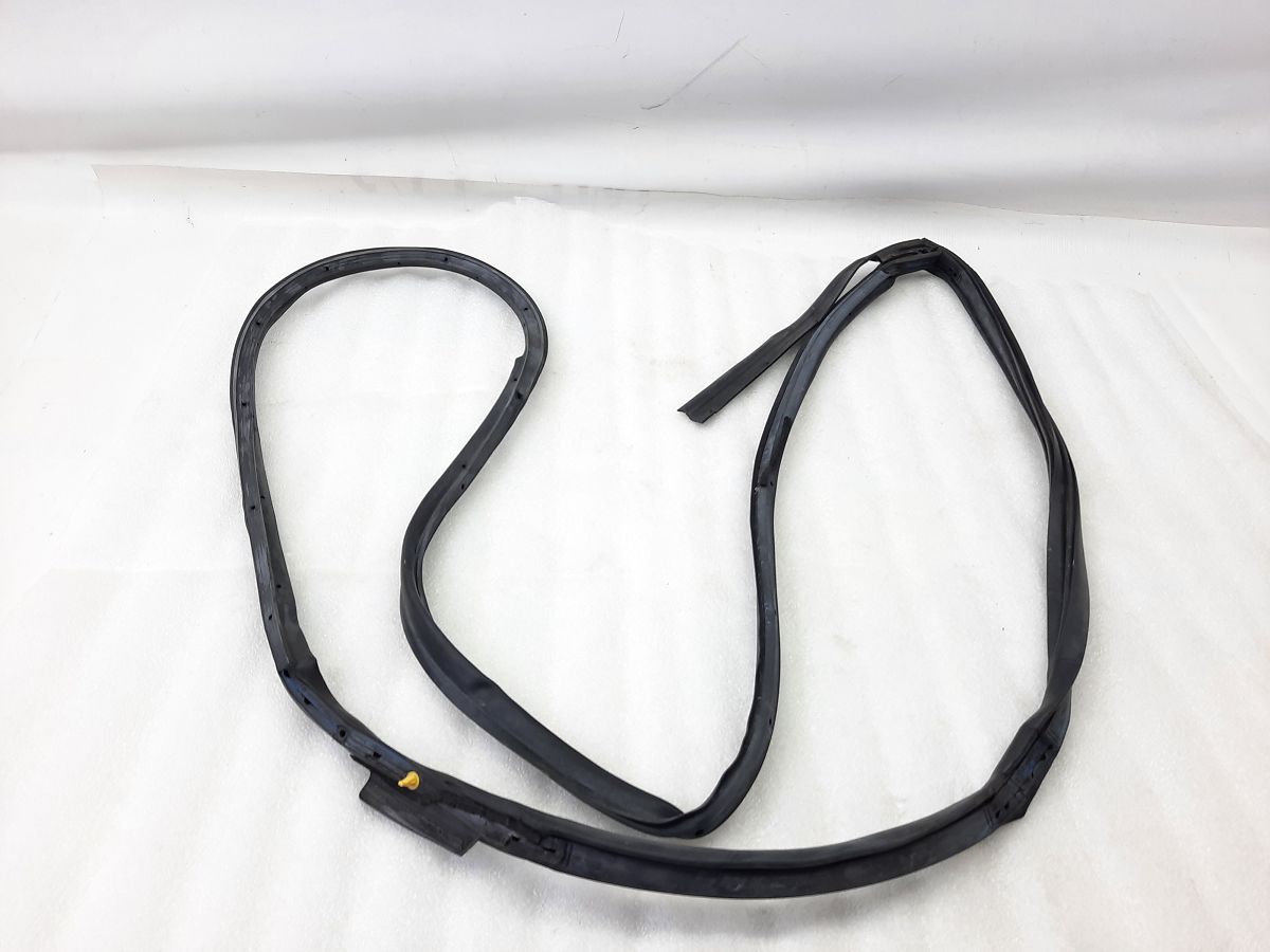 Sentra Ущільнювальна гумка дверей задньої лівої Nissan Sentra 2013-2019 828314AF2A Nissan Sentra 2