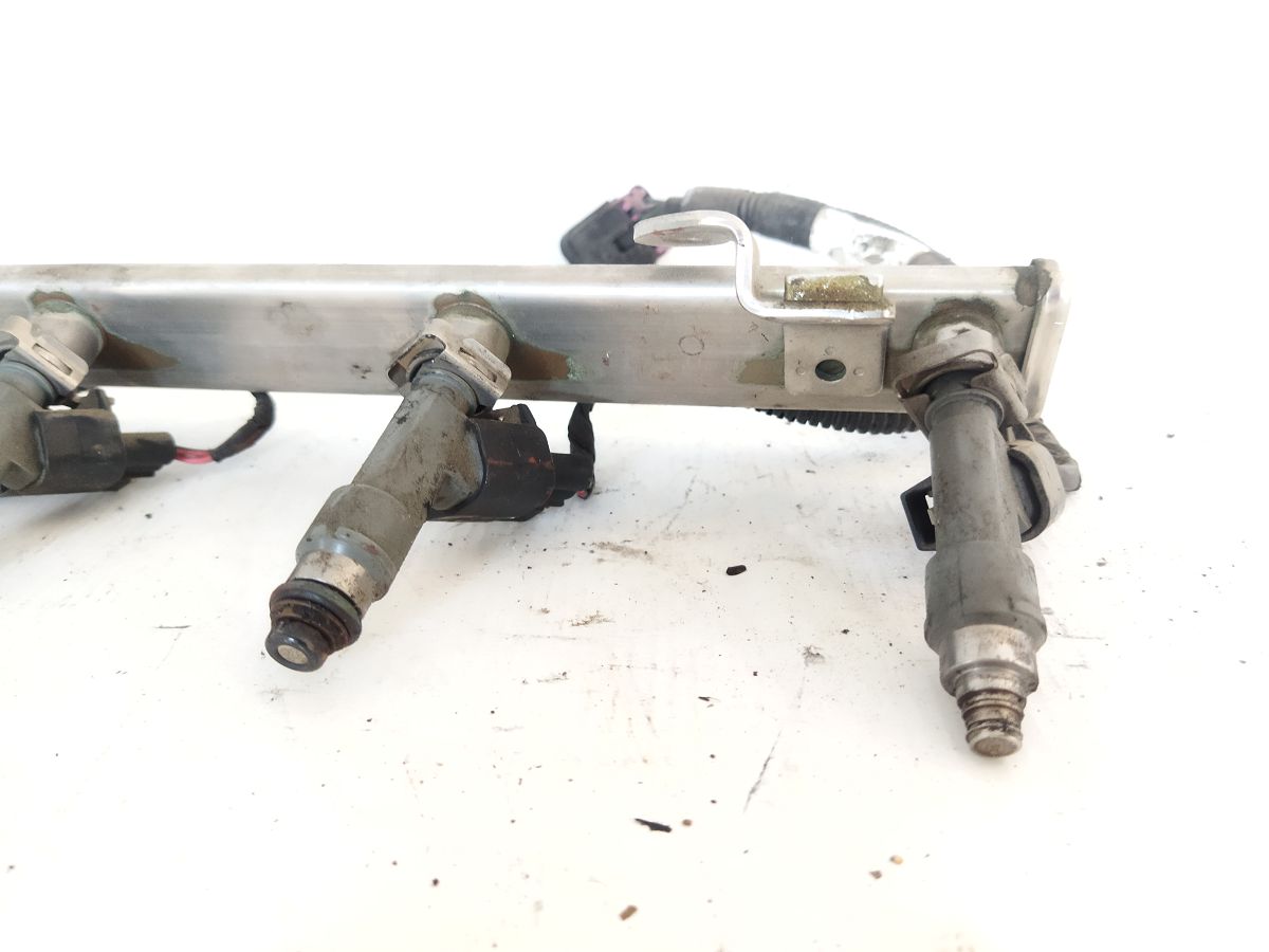 Hhr Топливная рампа с форсунками Chevrolet HHR 2007-2011 12613162 Chevrolet HHR 3