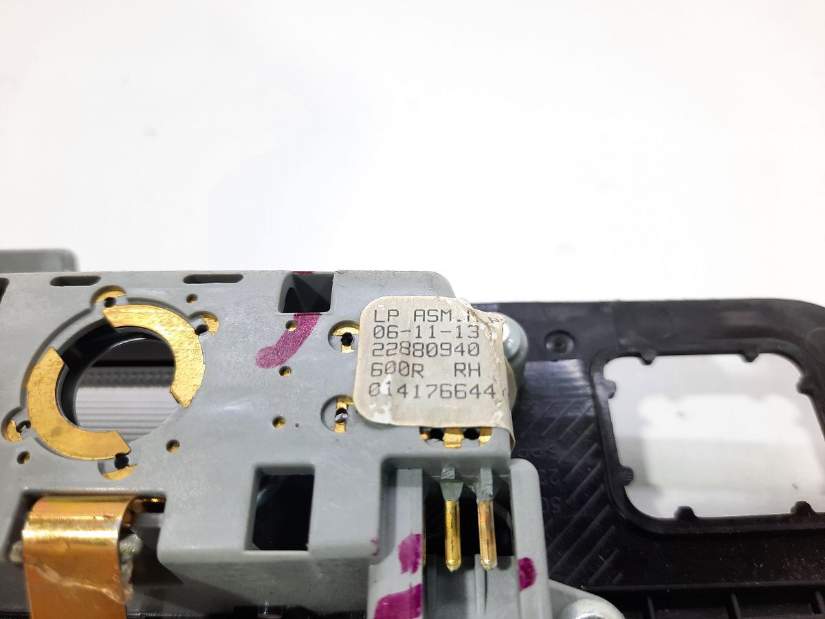 Ats Накладка під ручку даху ззаду права (ліхтар+вішалка) Cadillac ATS 2013-2018 22880940 Cadillac ATS 4 Ats Накладка під ручку даху ззаду права (ліхтар+вішалка) Cadillac ATS 2013-2018 22880940 Cadillac ATS 4