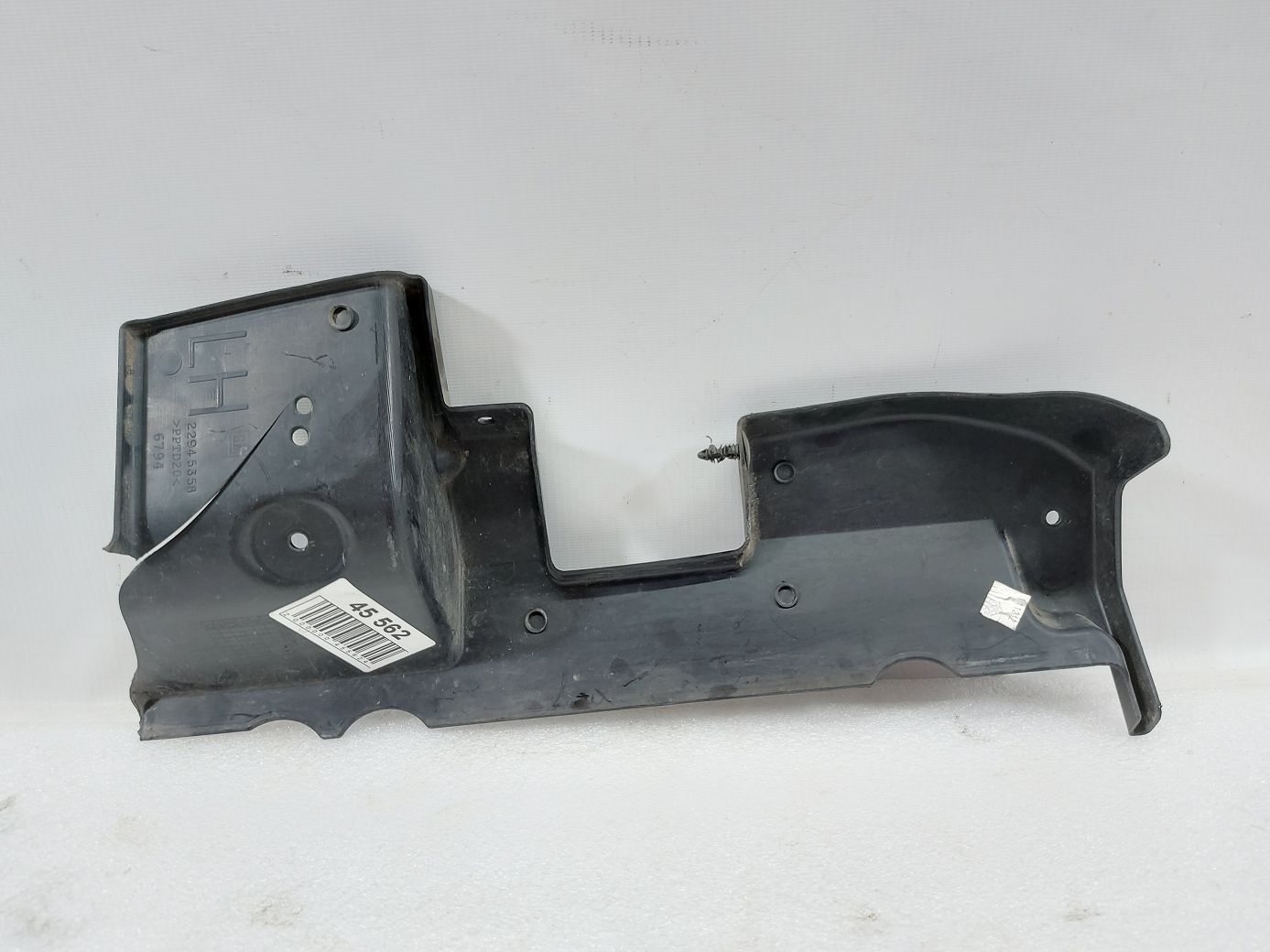 Malibu Пильовик радіатора лівий Chevrolet Malibu 2013-2015 22945358 Chevrolet Malibu 3