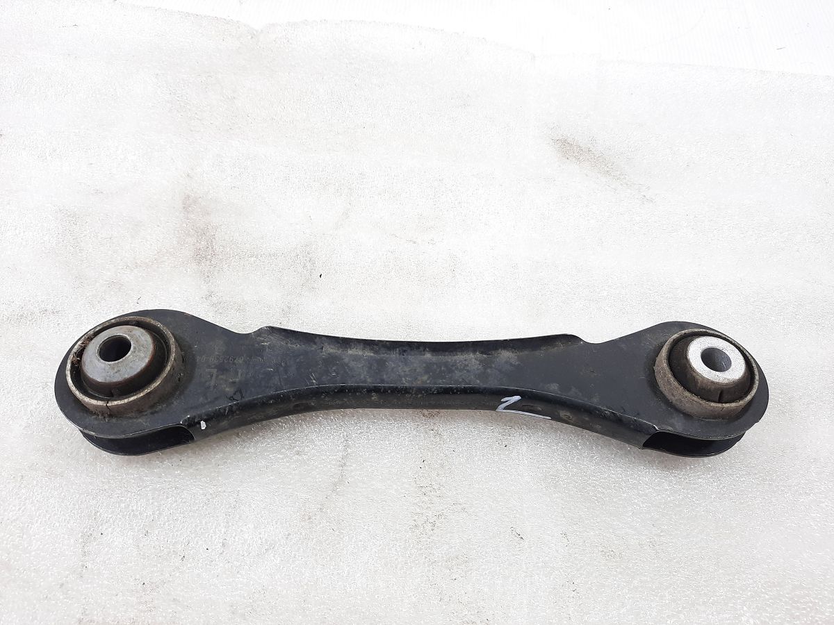 328i xdrive. Важіль задньої підвіски передній верхній лівий BMW 328i xDrive 2012-2016 33326792539 BMW 328i xDrive