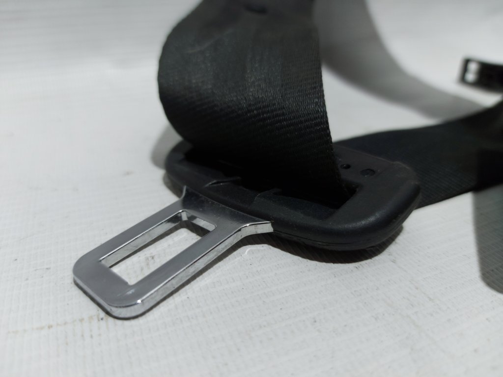 Passat s Ремінь безпеки задній центральний Volkswagen Passat S 2012-2019 561857807RAA Volkswagen Passat S 3