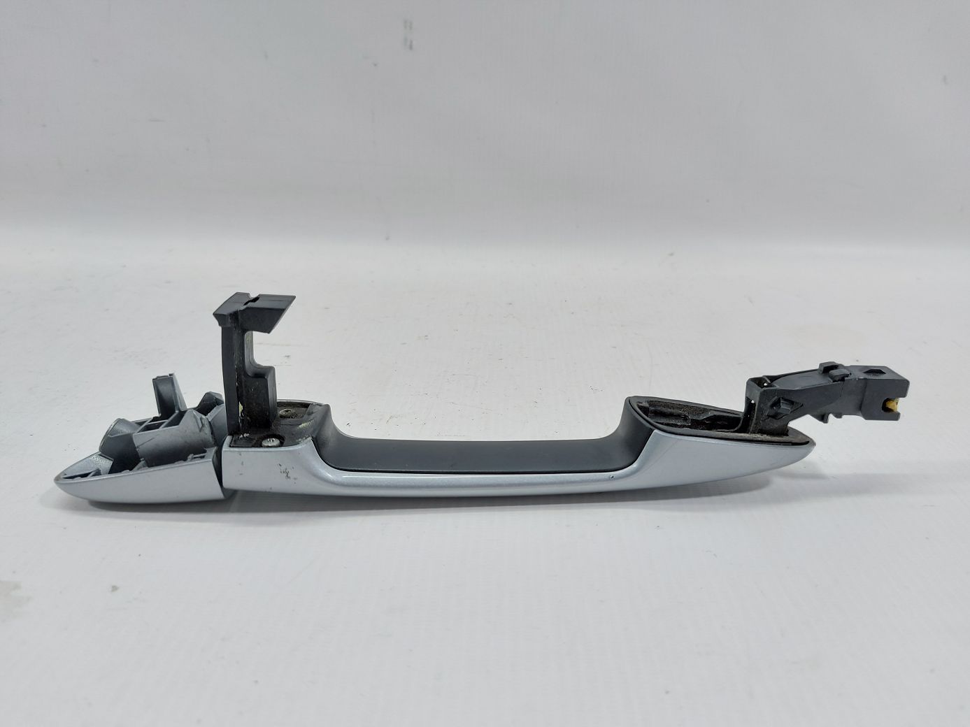 6 Ручка дверей передньої правої зовнішня (сіра) Mazda 6 2014-2017 BJS75841X64 Mazda 6 2