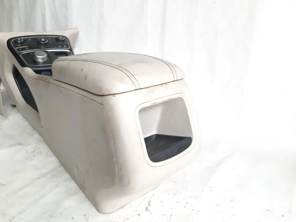 200 limited Центральная консоль Chrysler 200 Limited 2015-2017 5UQ80DX9AB Chrysler 200 Limited 18