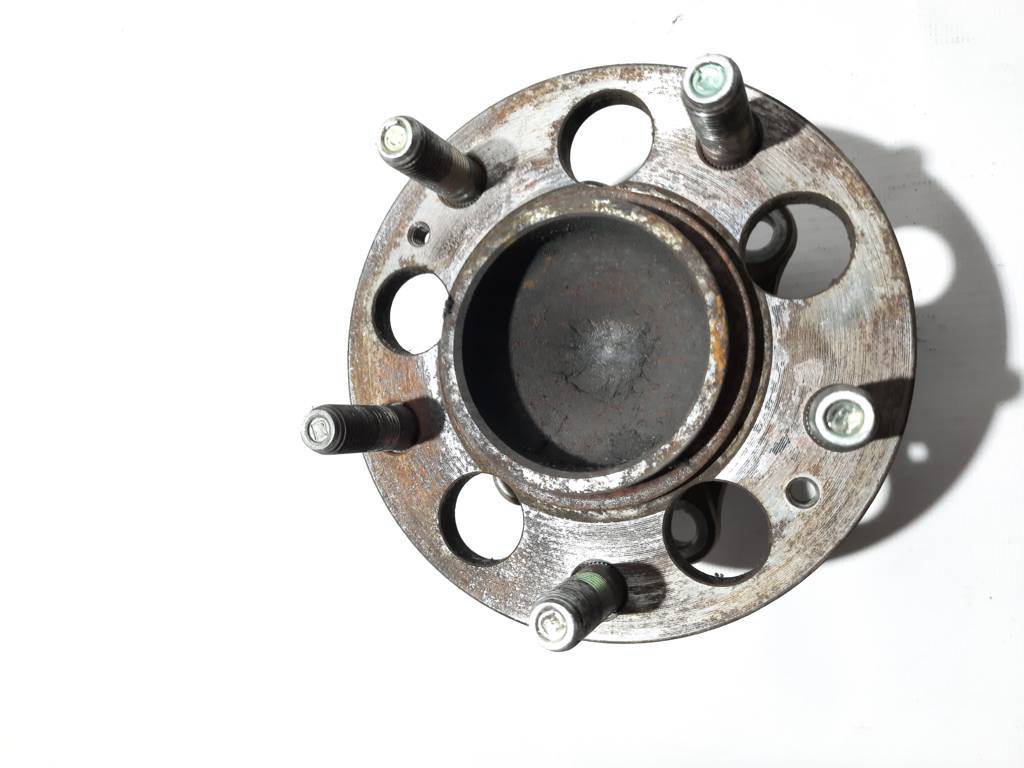 Veloster Ступиця задня ліва/права Hyundai Veloster 2011-2017 527103X000 Hyundai Veloster 8