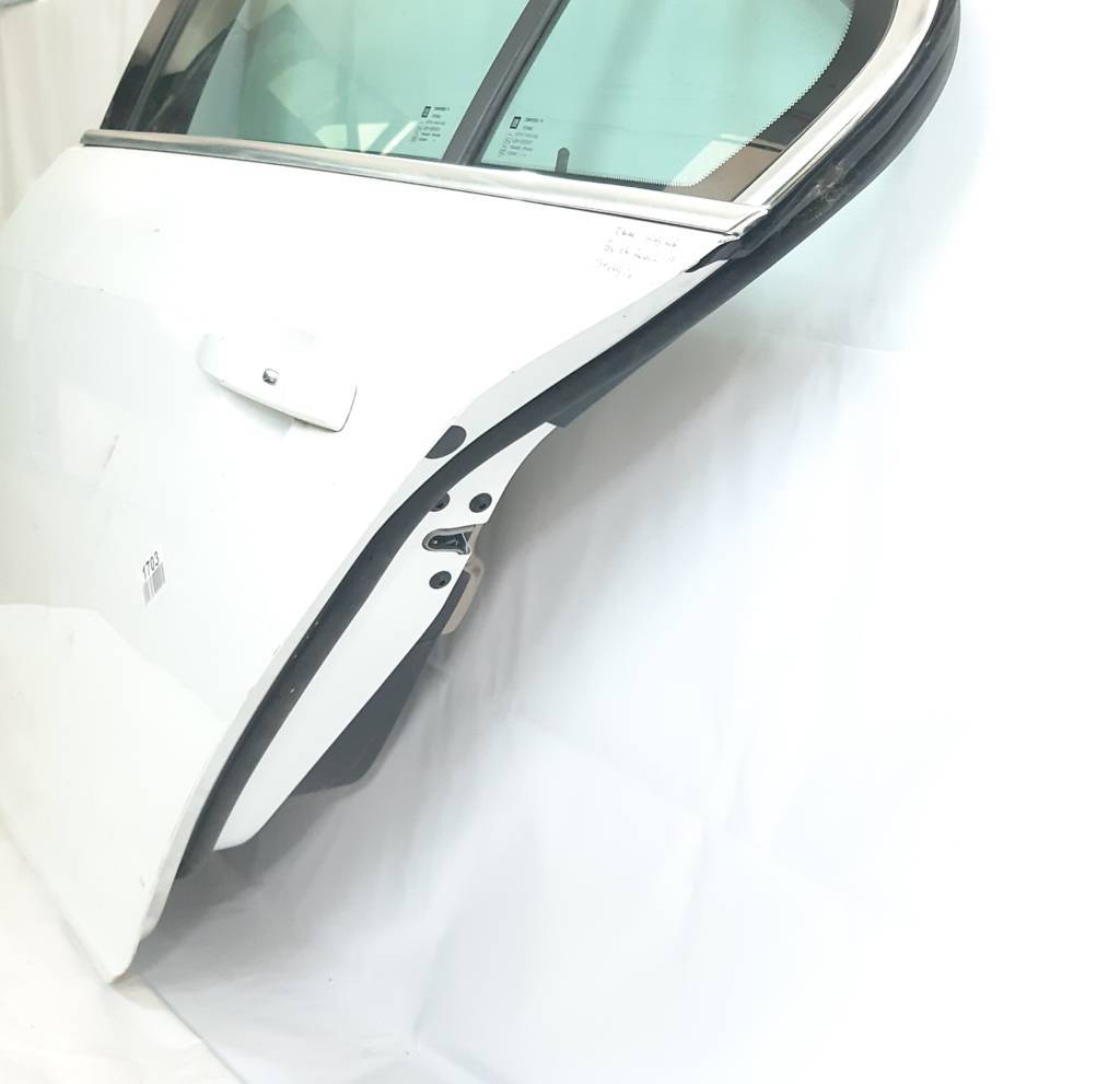 Regal Двері задні ліві в зборі Buick Regal 2011-2017 13469926 Buick Regal 21