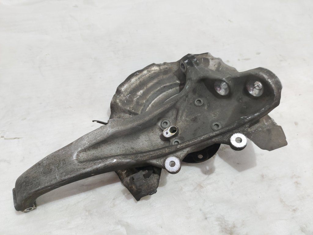 7 series Поворотний кулак лівий BMW 7 2009-2015 31216775767 BMW 7 4