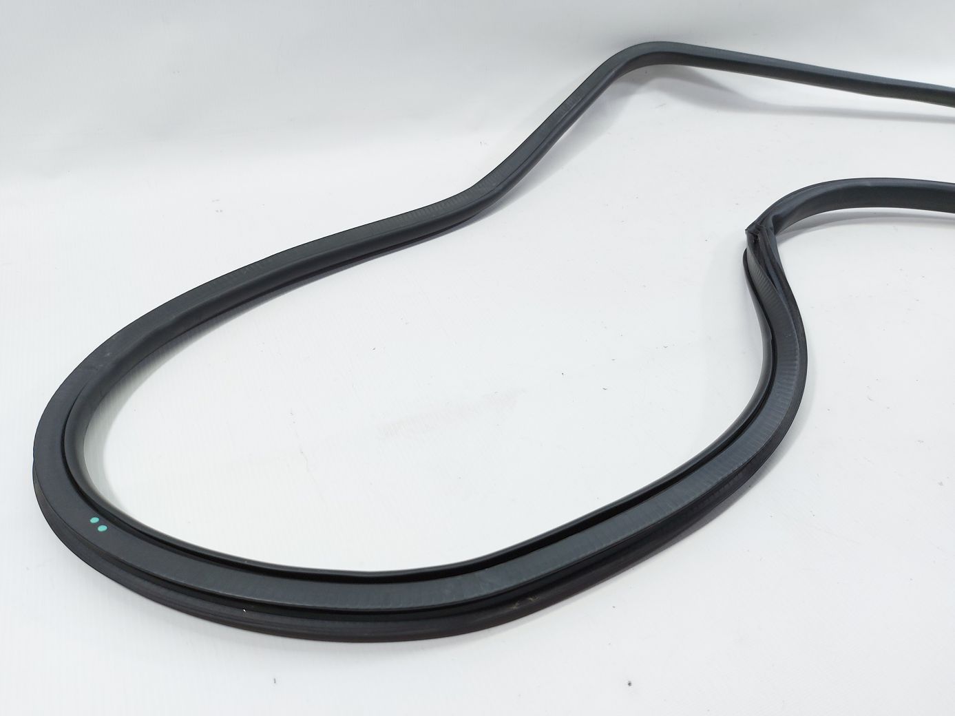 Regal Ущільнювальна гумка отвору дверей задньої лівої/правої Buick Regal 2011-2017 13228132 Buick Regal 2