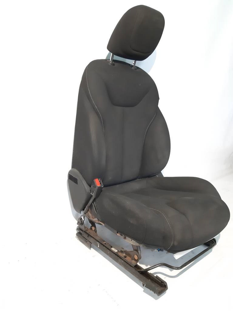 Dart Сидіння переднє ліве Dodge Dart 2013 68083599AA Dodge Dart 17