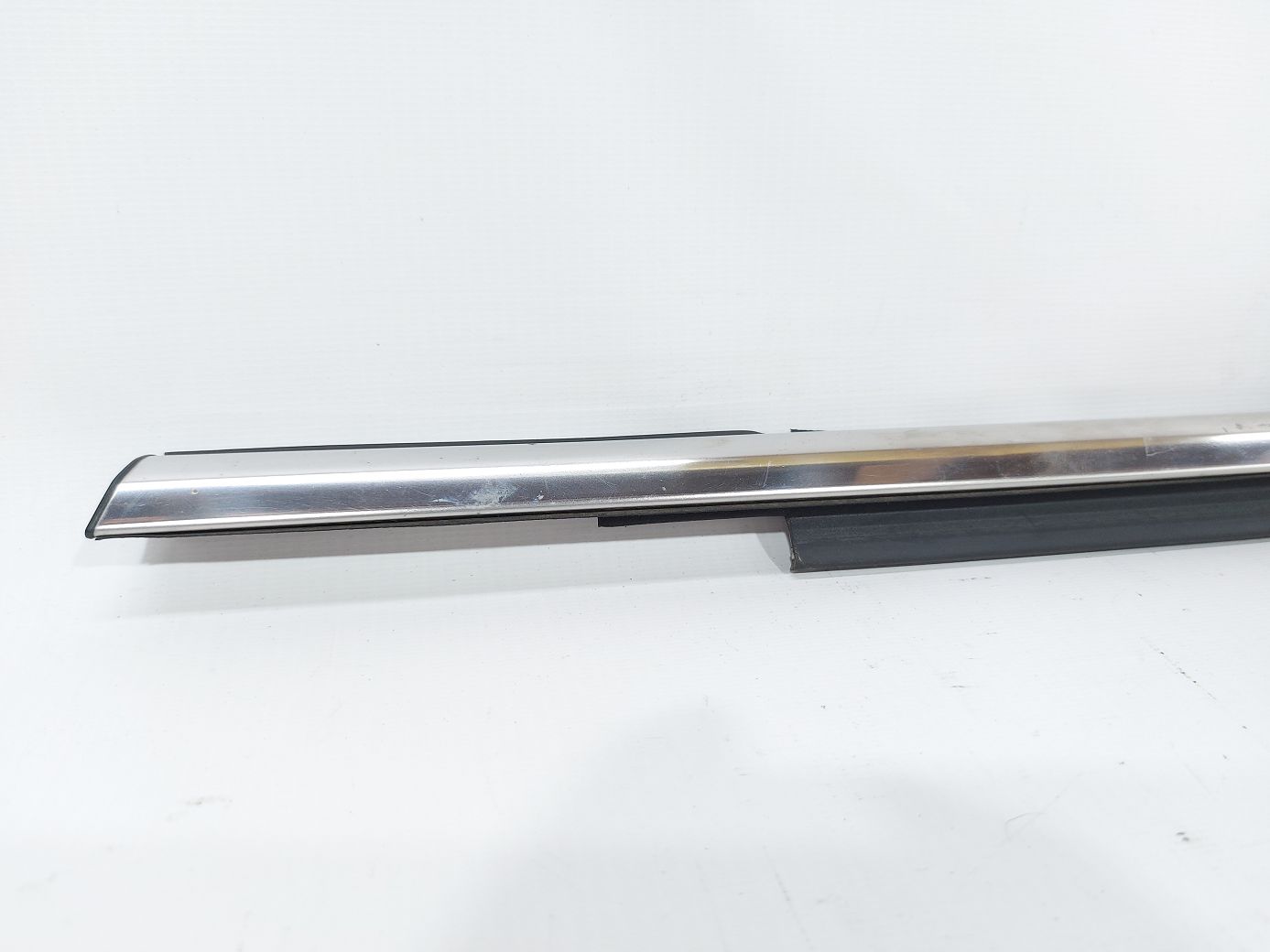 Fusion Уплотнитель стекла (молдинг)двери задней правой наружный нижний Ford Fusion 2013-2020 DS7Z5425860A Ford Fusion 3