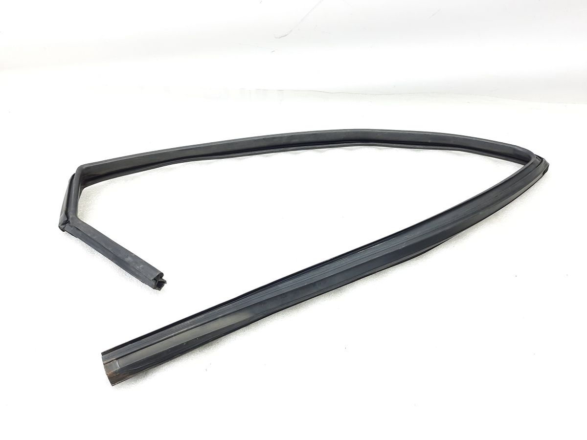 Sonata Напрямна гумка скла дверей задньої лівої Hyundai Sonata 2011-2015 835303Q000 Hyundai Sonata 6