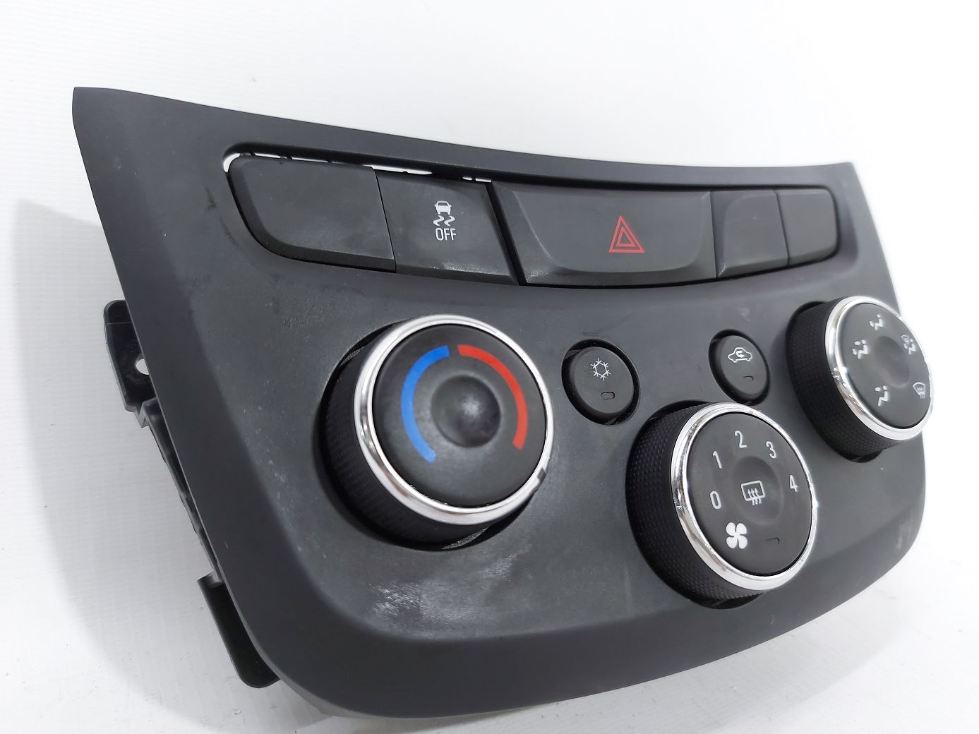 Trax. Кнопки управления климат-контролем Chevrolet Trax 2017 42521436 Chevrolet Trax