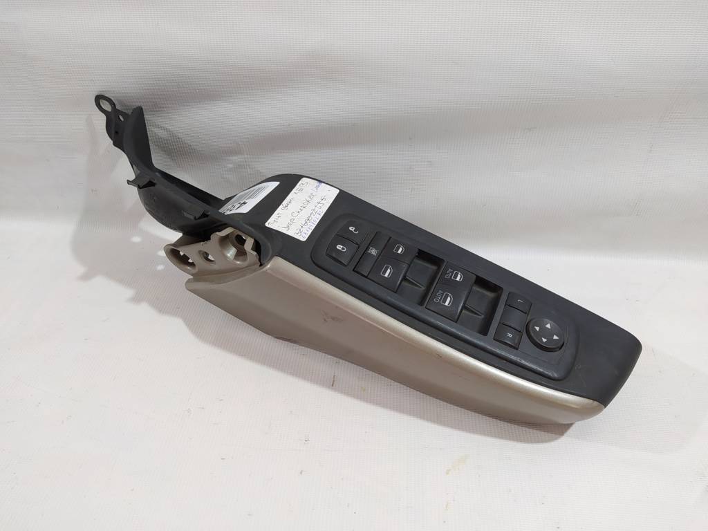 Grand cherokee. Пульт дверей лівий Jeep Grand Cherokee 2014-2015 68184802AC Jeep Grand Cherokee