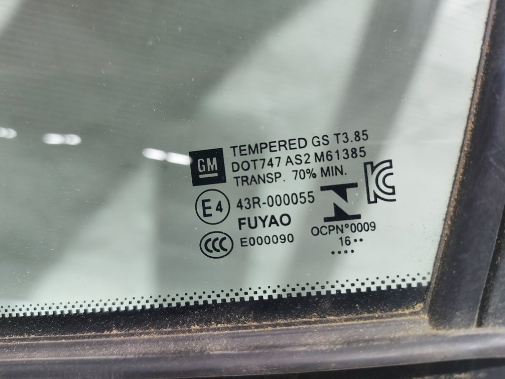 Cruze Ущільнювач скла дверей задньої лівої (кватирка) Chevrolet Cruze 2016-2018 84406632 Chevrolet Cruze 9