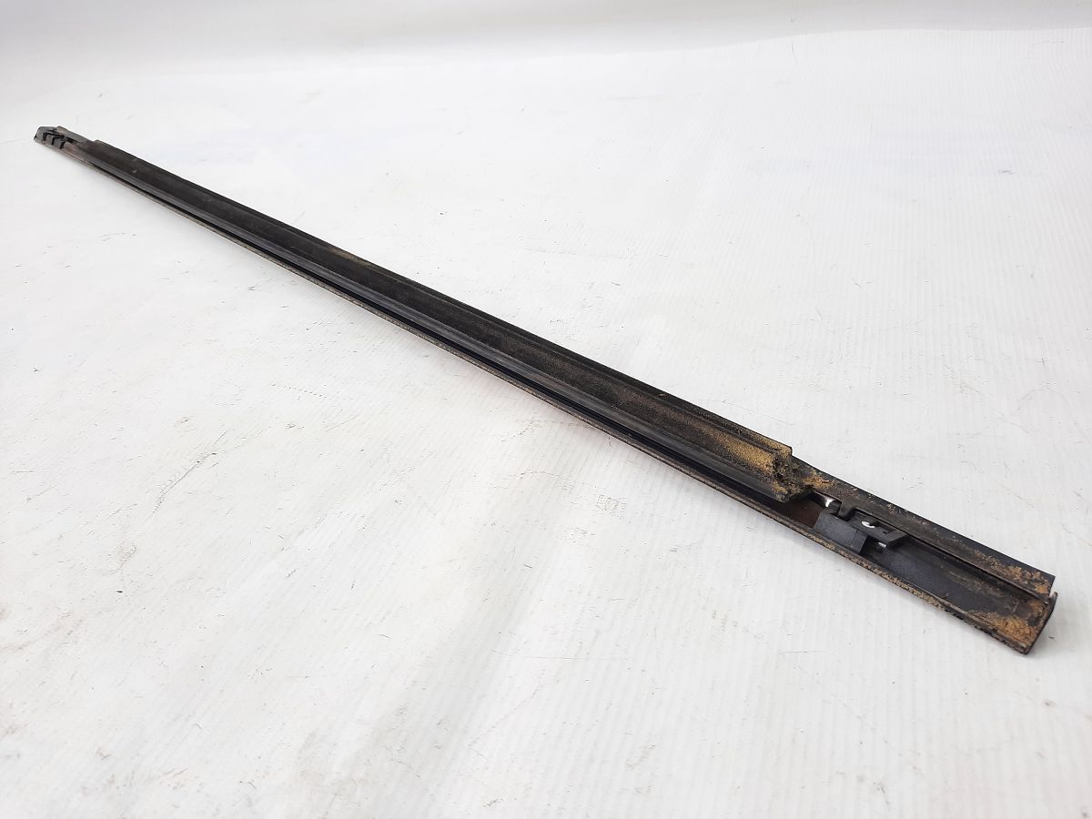 Sentra Ущільнювальна гумка скла задньої лівої зовнішня Nissan Sentra 2013-2018 828213SG0A Nissan Sentra 6