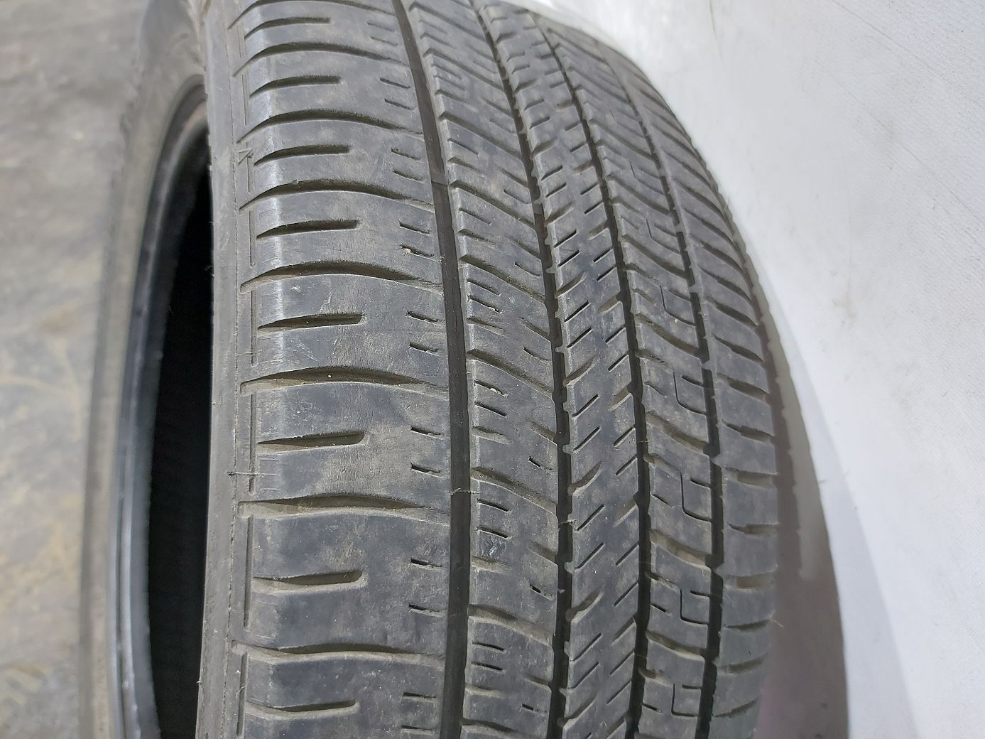 Всесезонные шины Резина Goodyear Eagle (5.5mm) 205/55R16  Лето 9