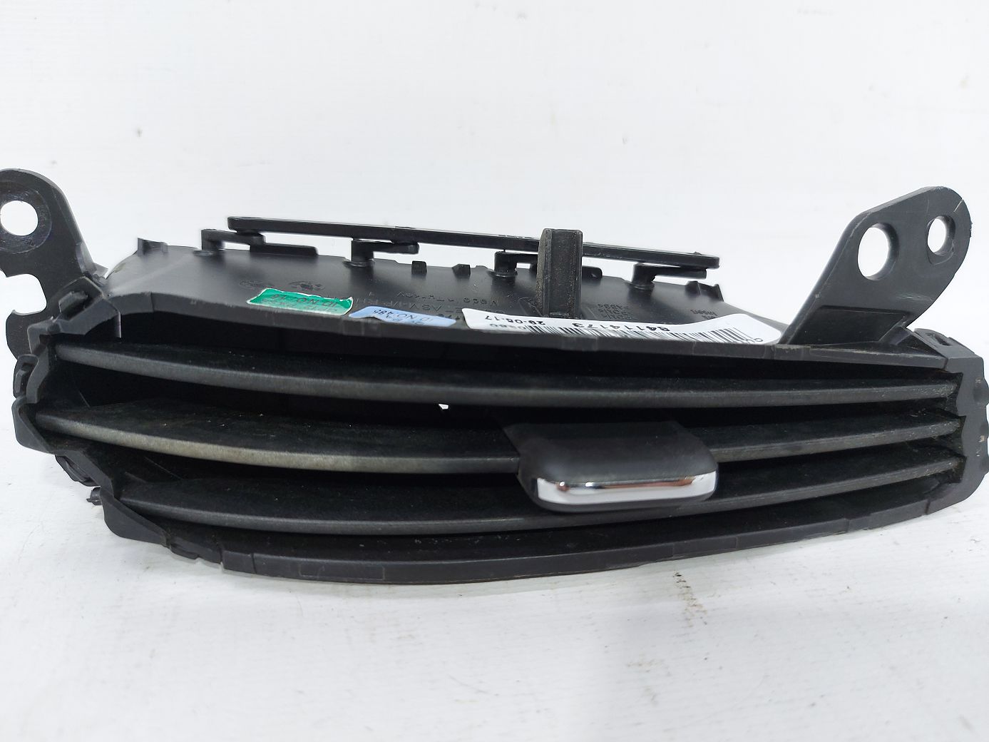 Malibu Решітка повітропроводу торпеди внутрішня права Chevrolet Malibu 2016-2021 84114173 Chevrolet Malibu 2