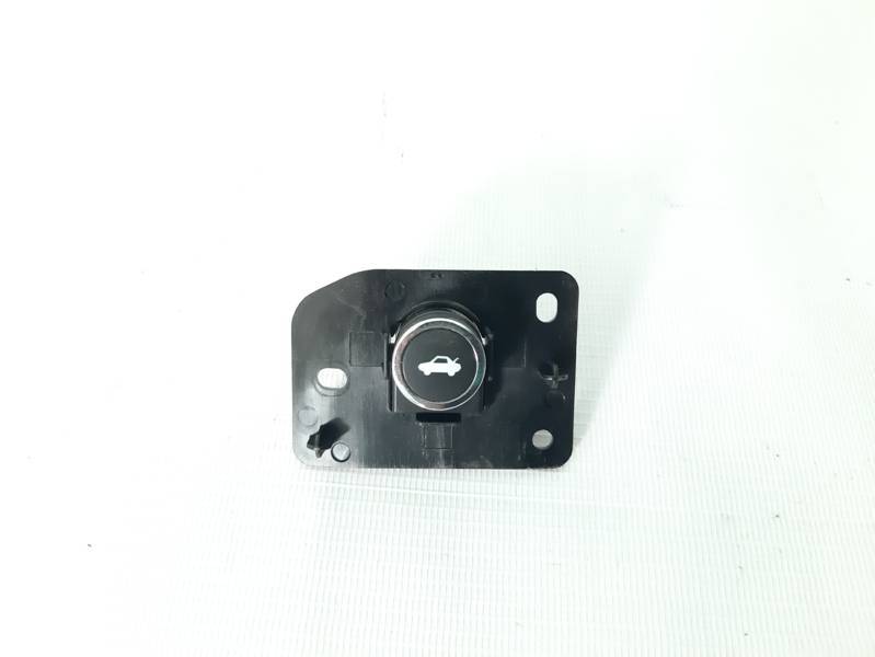 Dart Кнопка открытия багажника (электро) Dodge Dart 2012-2016 68141864AA Dodge Dart 4