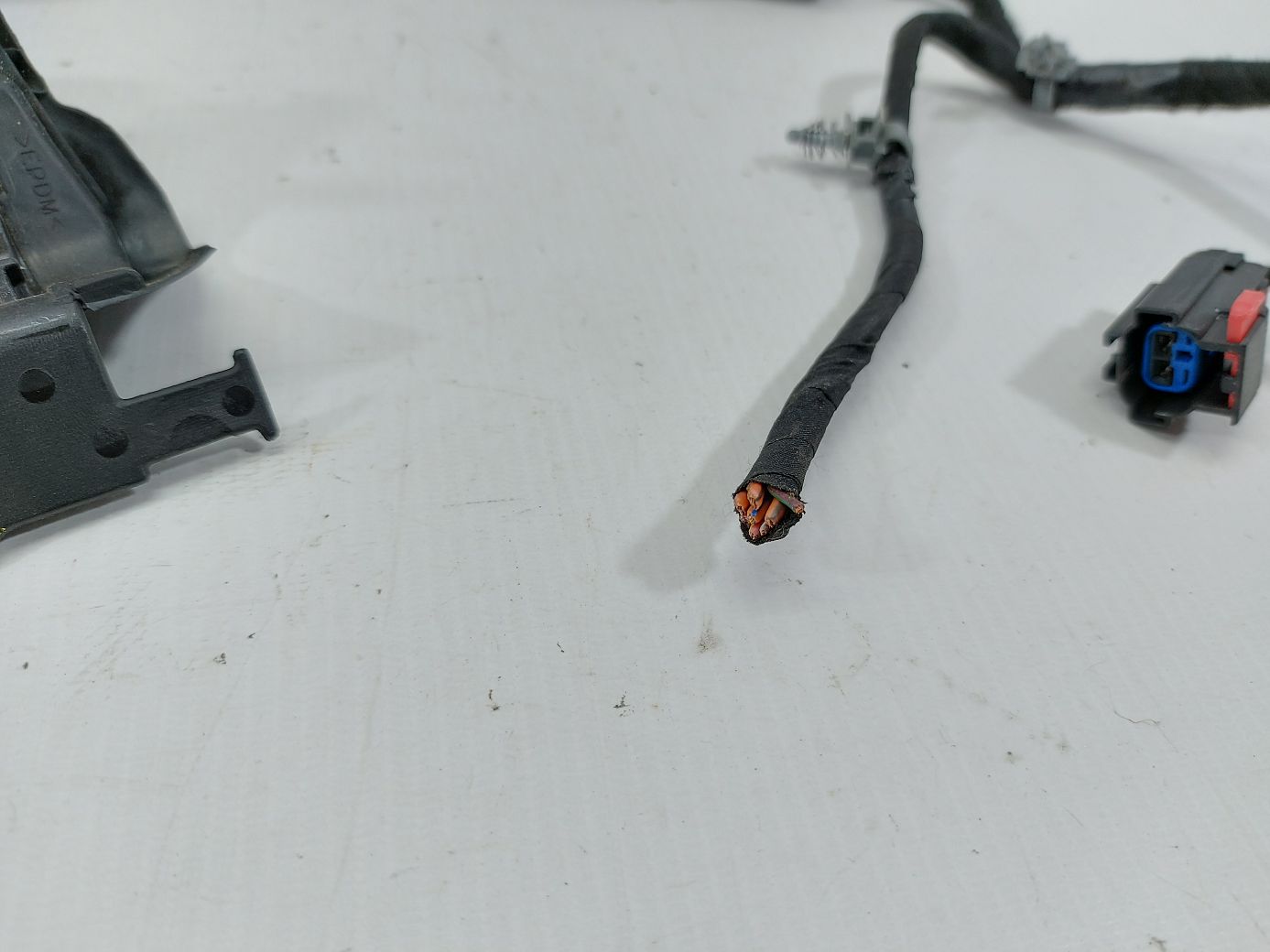 Dart Проводка дверей передньої правої Dodge Dart 2013-2016 68204992AA Dodge Dart 4