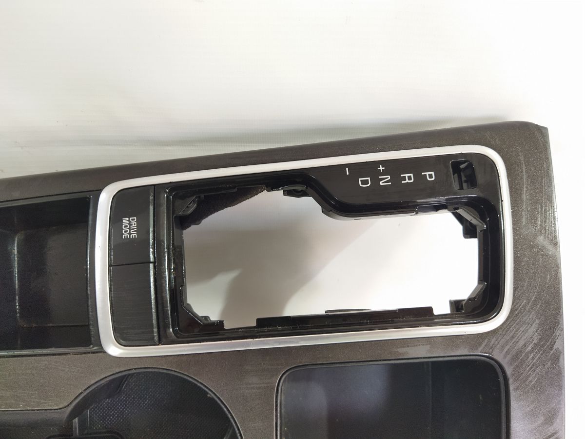 Optima Підсклянник центральної консолі Kia Optima 2016-2020 84650D5010JG7 Kia Optima 4