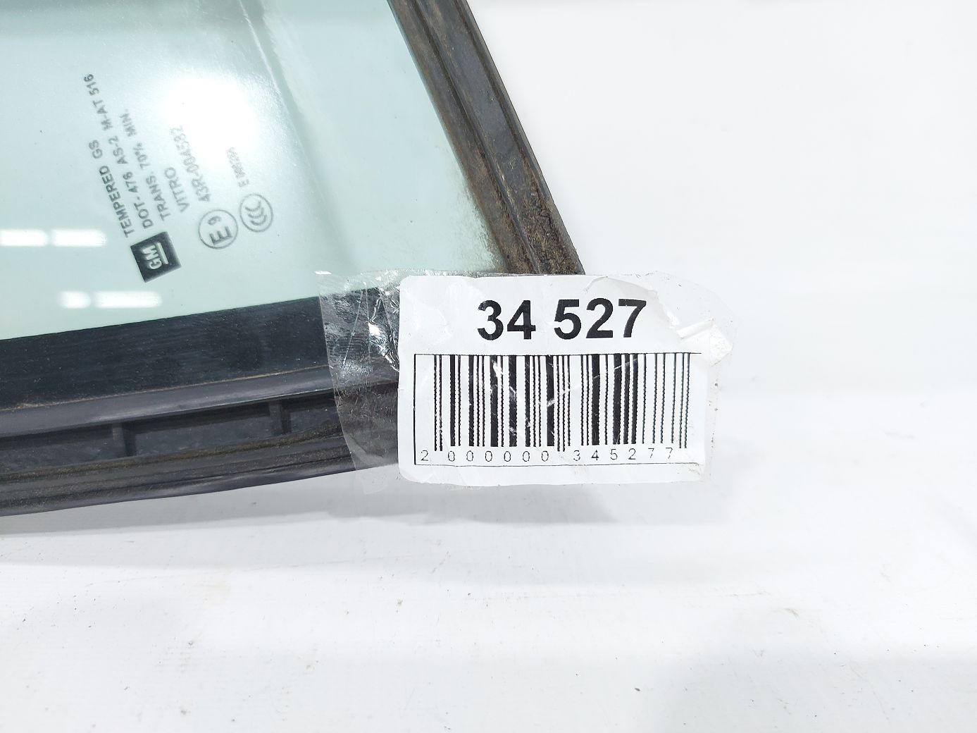 Encore Форточка двери передней левой Buick Encore 2013-2021 95422664 Buick Encore 3