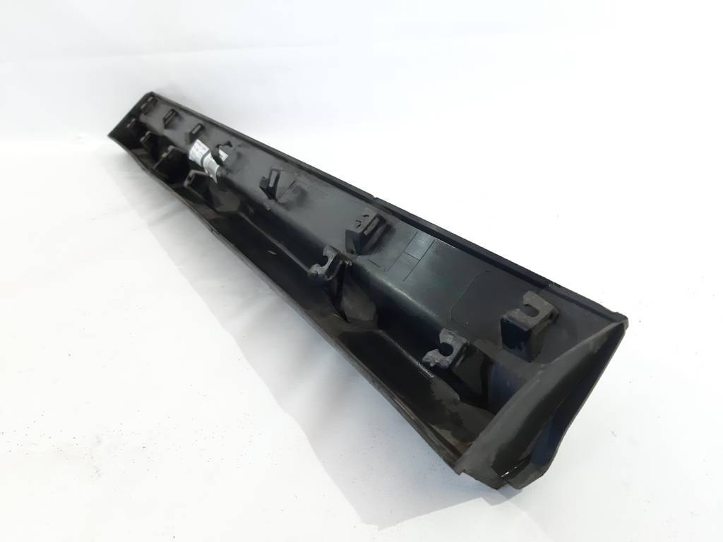 Equinox Молдинг двері передньої лівої нижній Chevrolet Equinox 2014-2017 25824824 Chevrolet Equinox 4