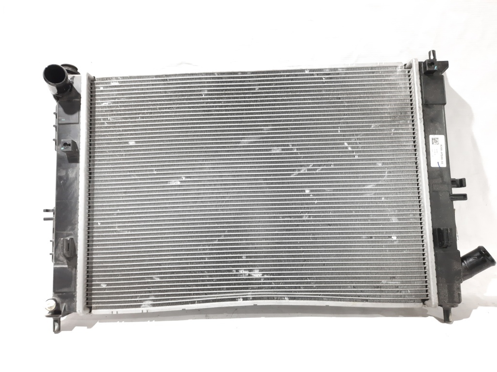 Forte. Радіатор охолодження Kia Forte 2012-2016 253103X650 Kia Forte