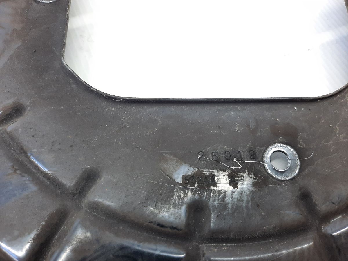 Dart Пыльник тормозного диска переднего правого Dodge Dart 2013-2016 68225028AA Dodge Dart 17