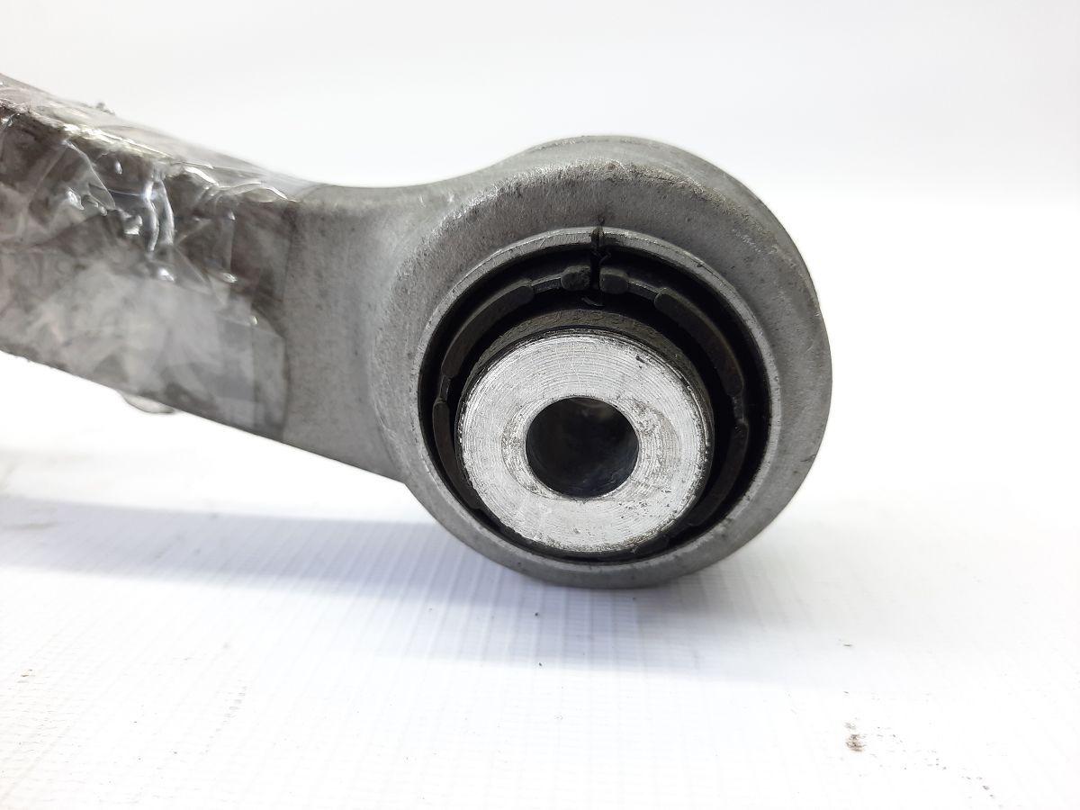 5 series. Важіль задній верхній правий BMW 5 series 2011-2019 33326782136 BMW 5 series