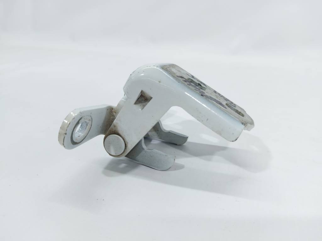 Regal Петля двері задньої правої нижня Buick Regal 2012-2017 13229060 Buick Regal 8