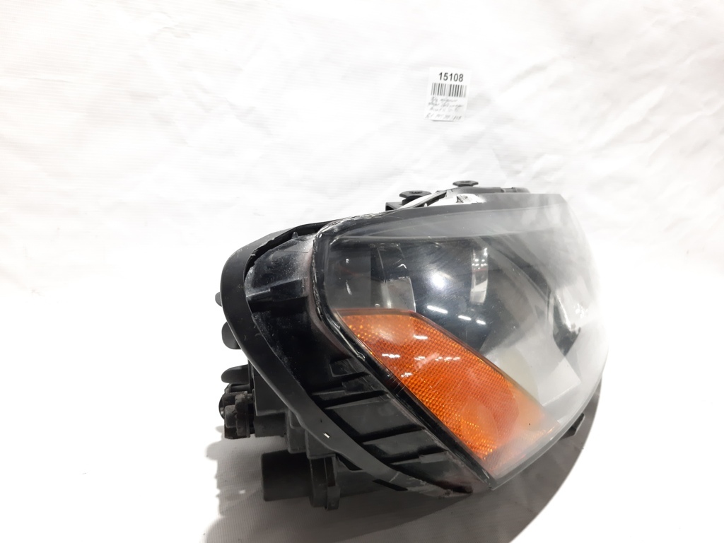 Товари з дефектами Фара передня права (дефект) Volkswagen Passat S 2012-2015 561941006D Volkswagen Passat S 35