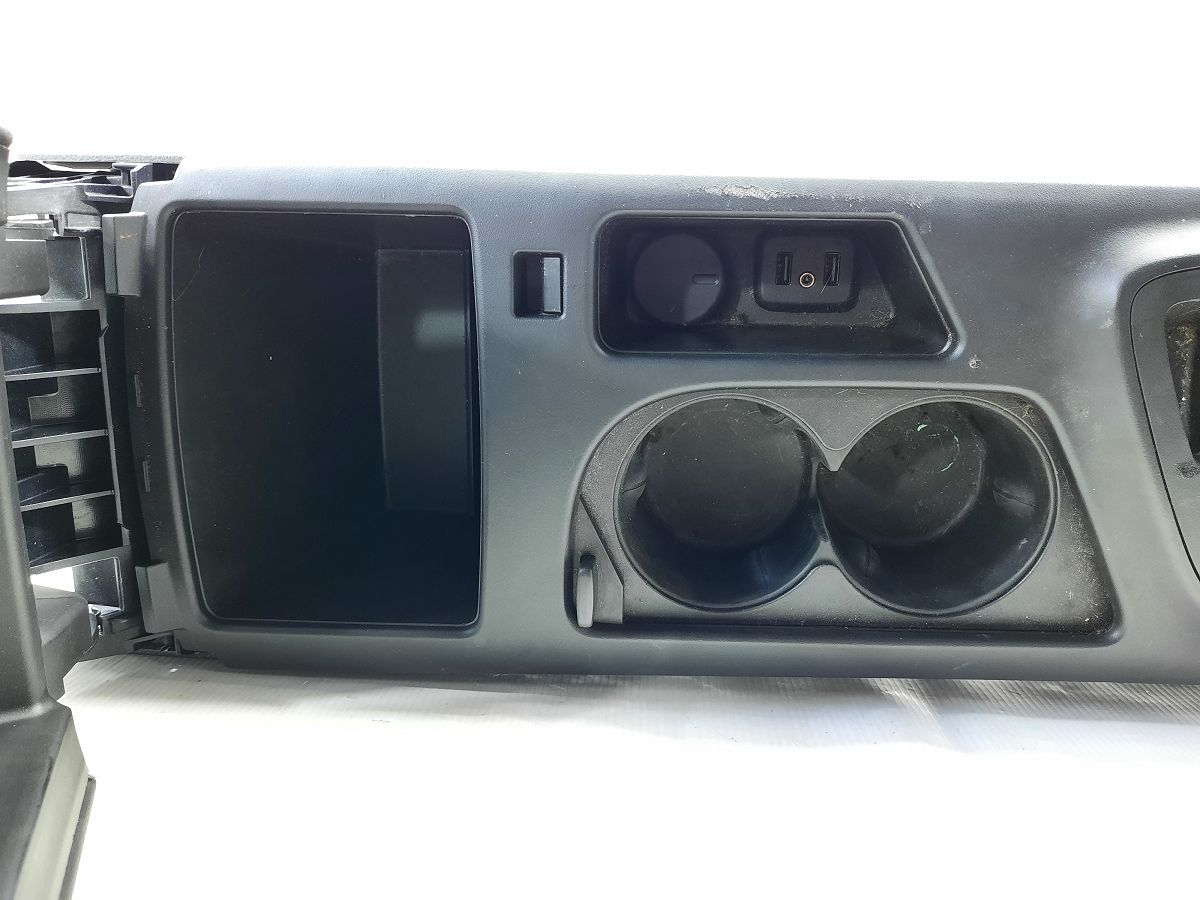 Regal Консоль центральна Buick Regal 2012-2017 22742366 Buick Regal 5