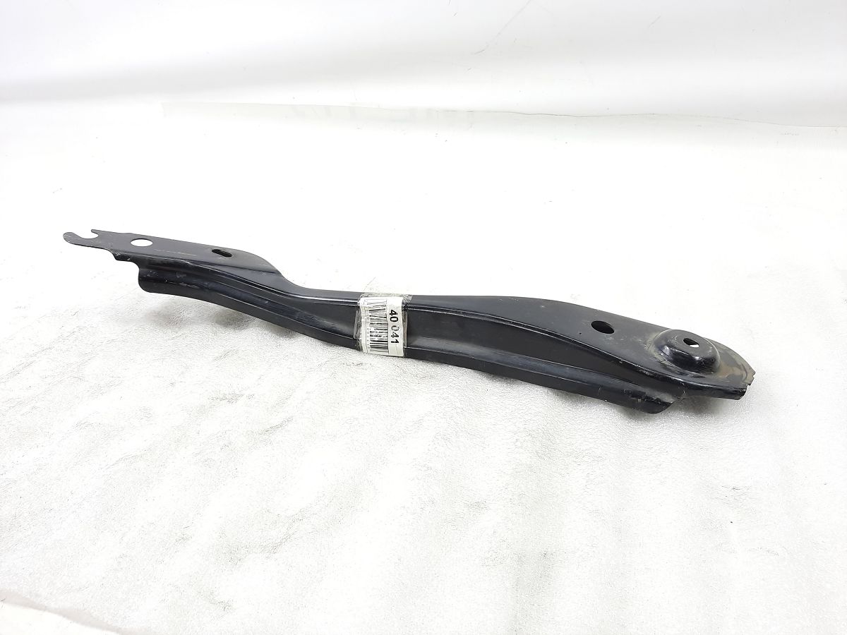 Ats Кронштейн задней подвески передний правый Cadillac ATS 2013-2016 20755802 Cadillac ATS 3