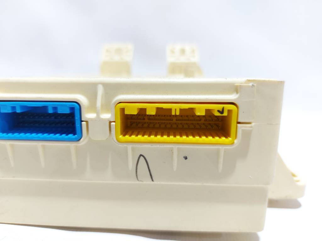 Veloster Блок запобіжників салону Hyundai Veloster 2012 95400-2V070 Hyundai Veloster 9 Veloster Блок запобіжників салону Hyundai Veloster 2012 95400-2V070 Hyundai Veloster 9