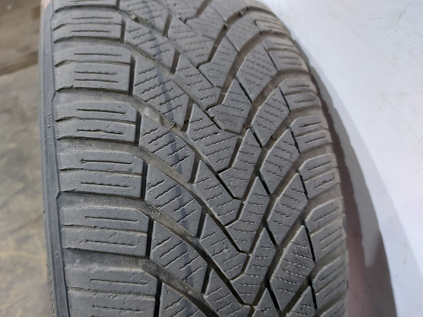 Всесезонные шины Резина Continental Conti Winter Contact 205/55R16 21